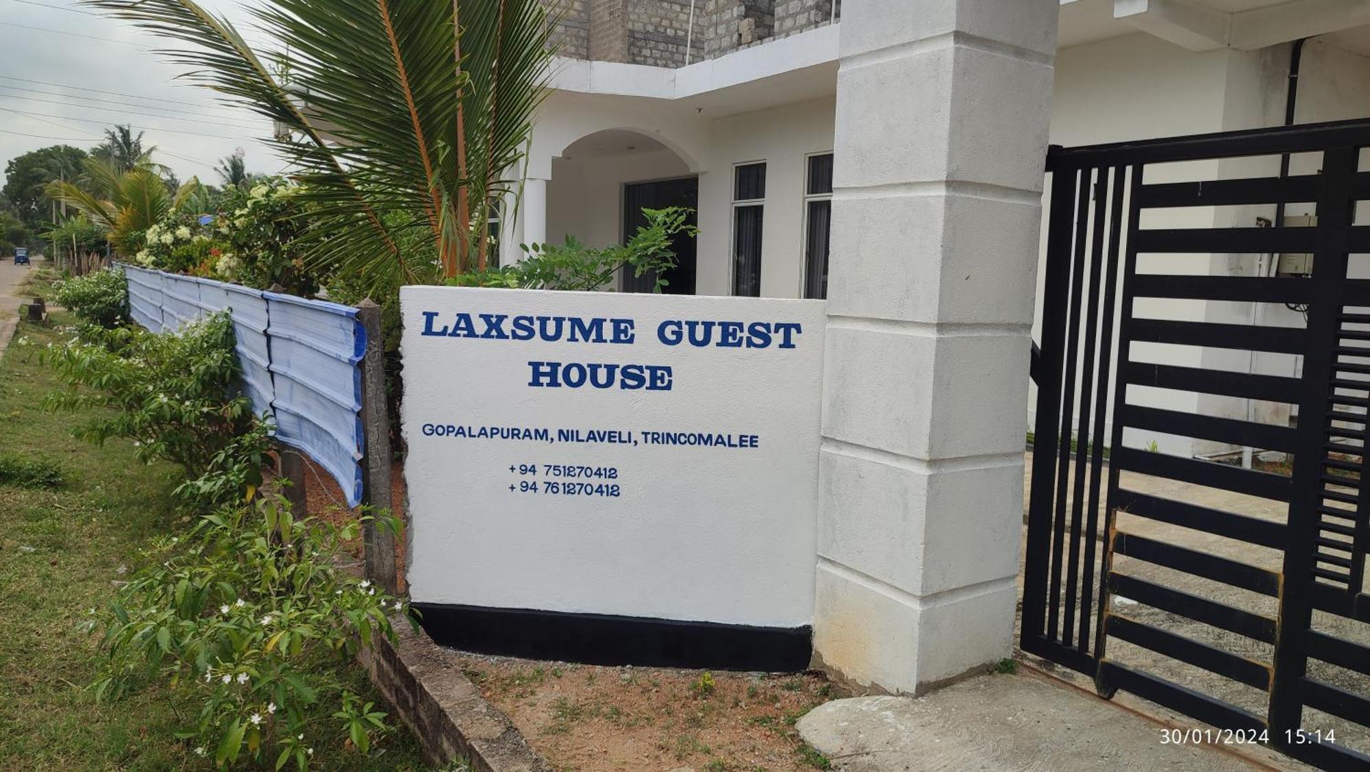 Laxsume Guest House Нилавели Экстерьер фото