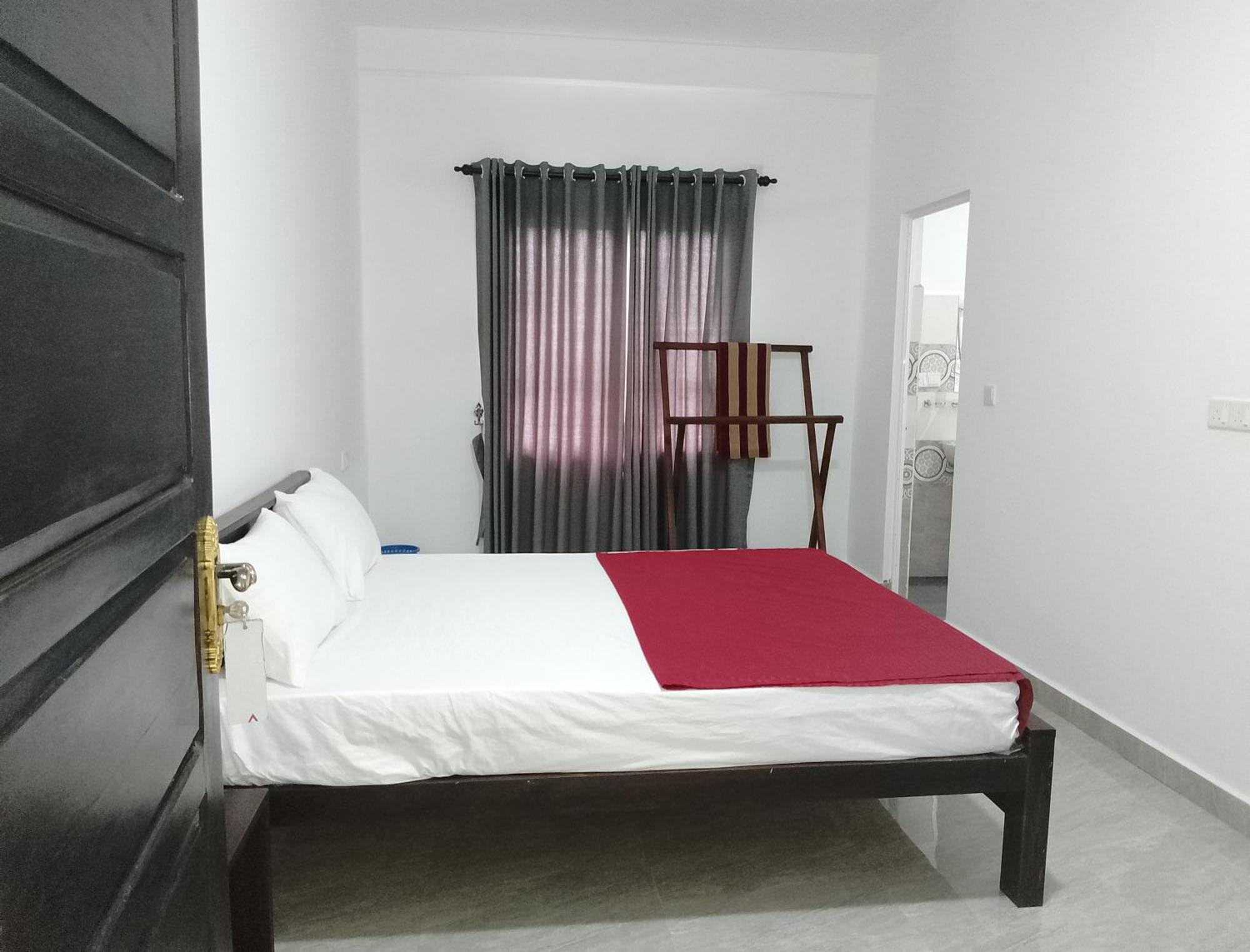 Laxsume Guest House Нилавели Экстерьер фото