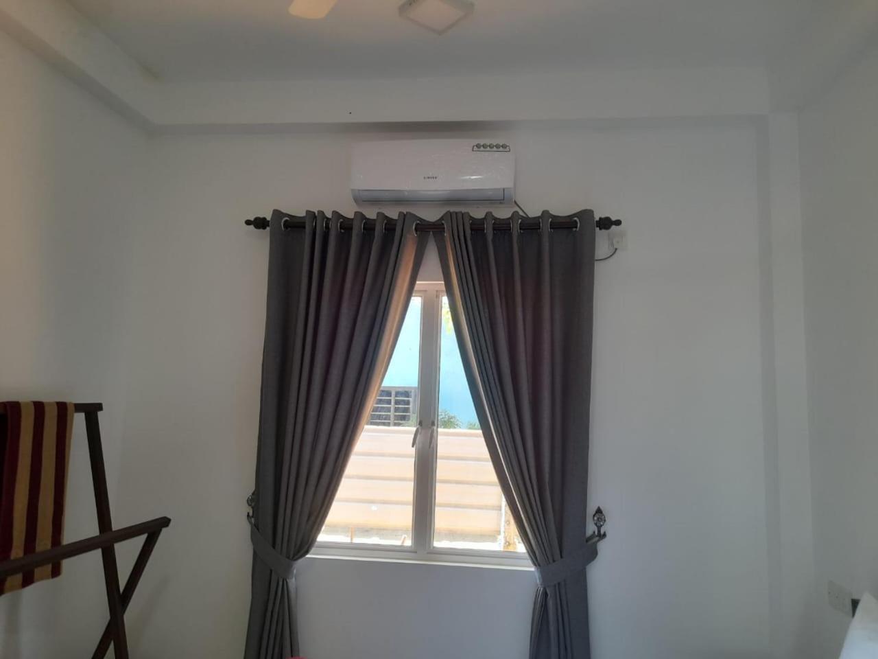 Laxsume Guest House Нилавели Экстерьер фото