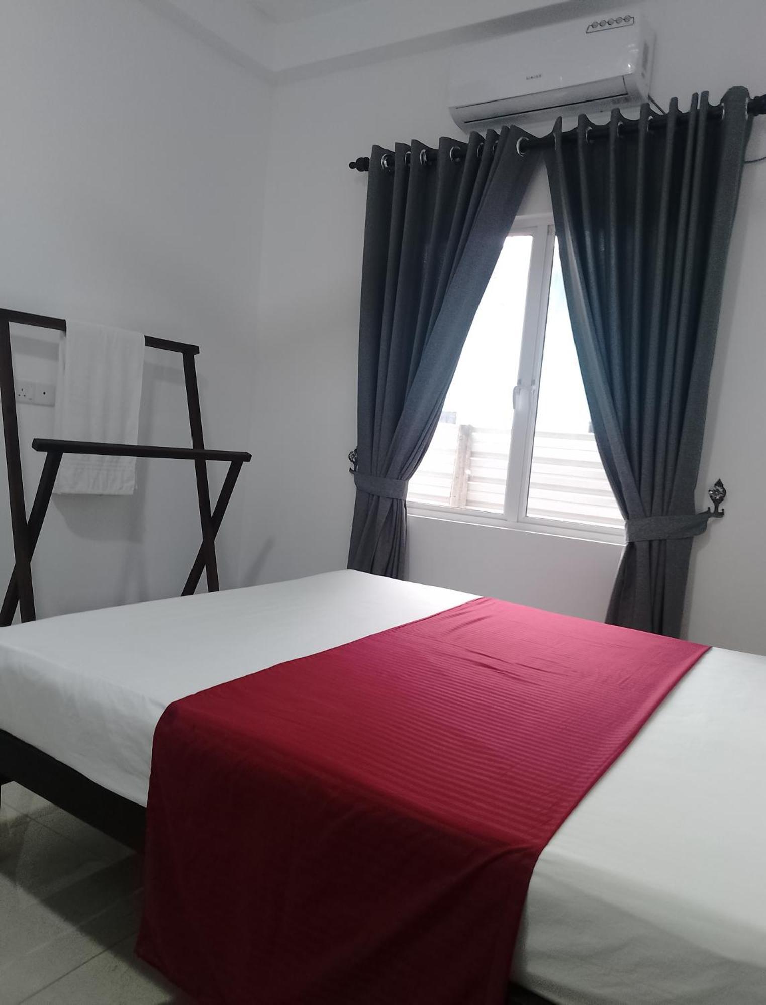 Laxsume Guest House Нилавели Экстерьер фото
